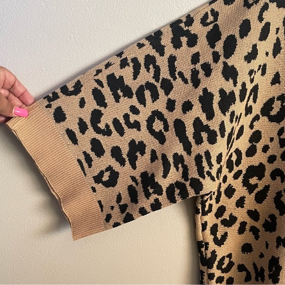 Leopard Print V-Neck Sweater Sz. 1X - Picture 6 of 9